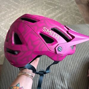 Smith women’s mountain biking helmet